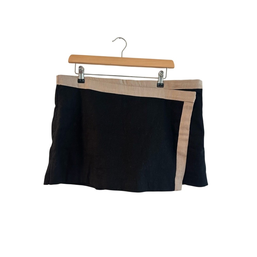 Abercrombie & Fitch Black and Beige Linen Skort size L